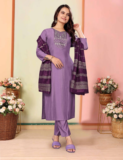 Chic Lavender Kurta-Pant Ensemble with Festive Purple Dupatta for Special Occasions