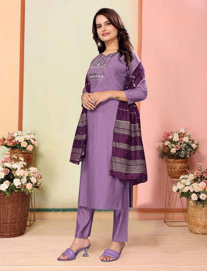 Chic Lavender Kurta-Pant Ensemble with Festive Purple Dupatta for Special Occasions